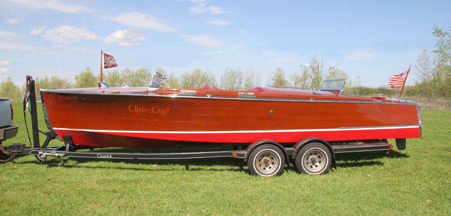 Antique Chris Craft triple cockpit 26 ft 1937