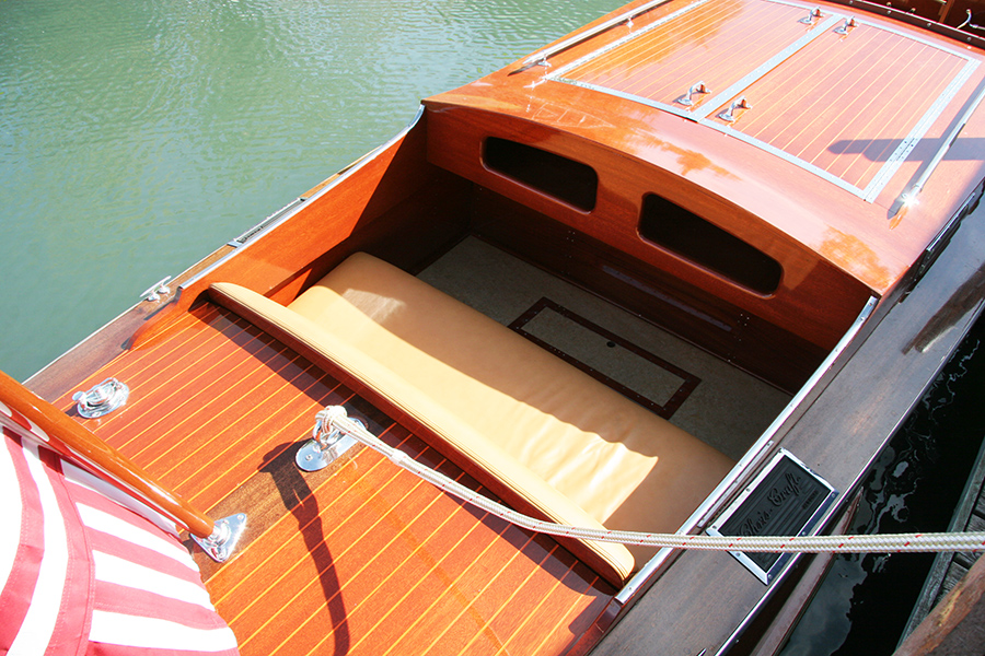 1928 26' Chris Craft Triple Cockpit aft cockpit seat