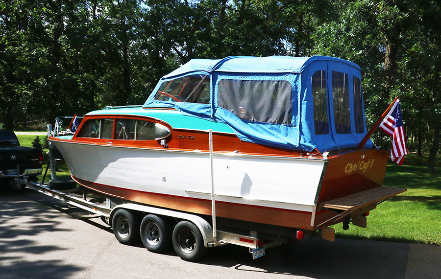 1957 28' Chris Craft Flybridge Sedan