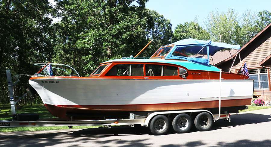 1957 28' Chris Craft Flybridge Sedan