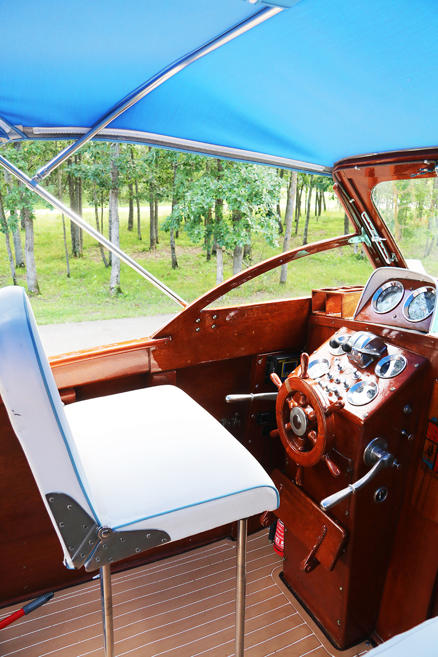 Classic Chris Craft Cabin Cruiser Helm