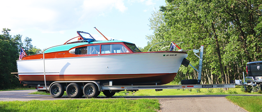 1957 28' Chris Craft Flybridge Sedan Cabin Cruiser