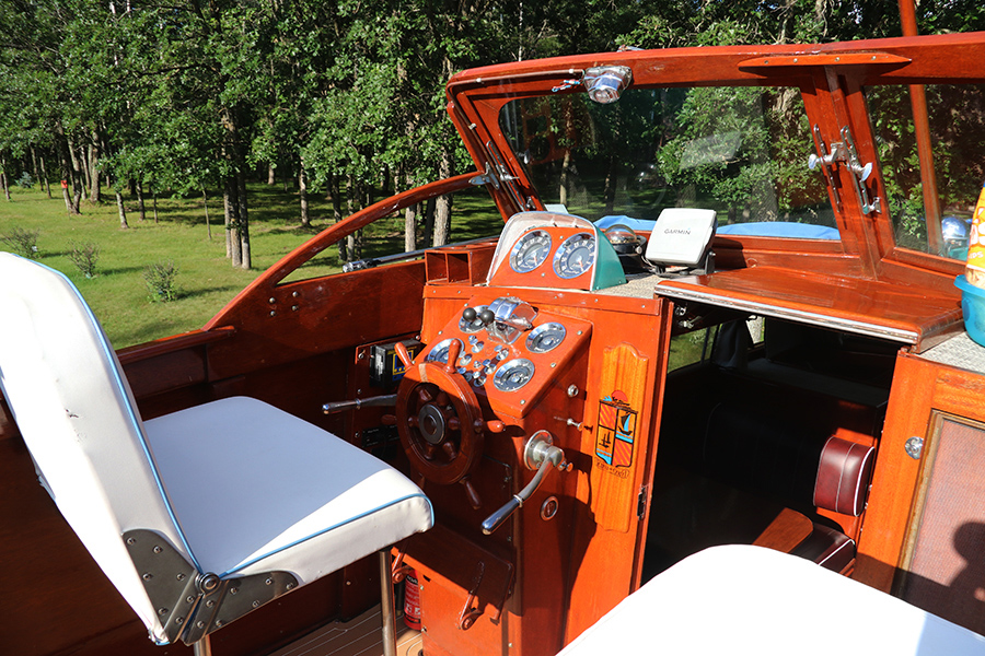 Classic Chris Craft Cabin Cruiser Helm