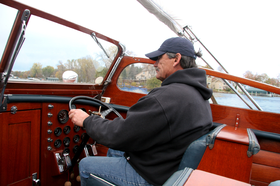 Antique Classic Boats - 29' Sportsman