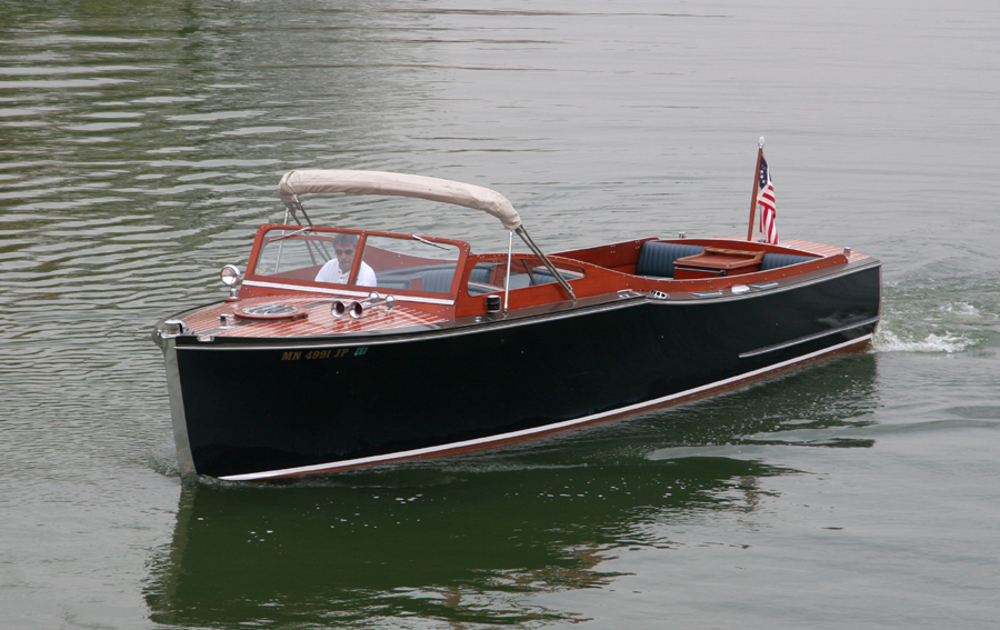 Classic Boats - Twin Engine Sportsman