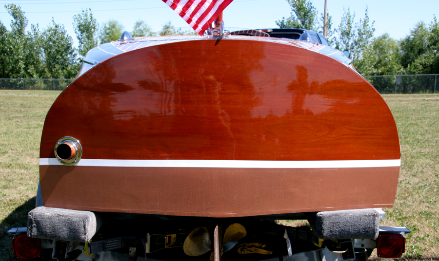 1940 17' Chris Craft Deluxe Runabout transom