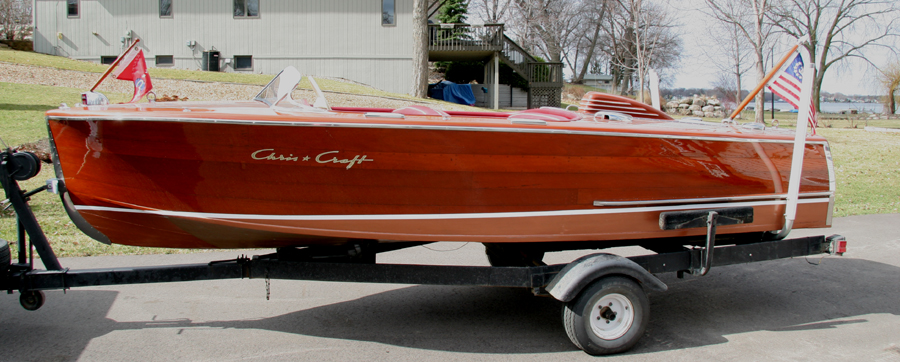 17' Chris Craft Deluxe Runabout