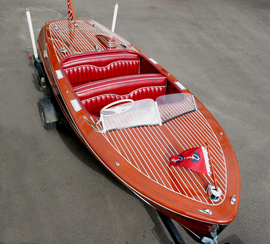 Classic Boats - 17' Chris Craft Deluxe runabout upholstery picture