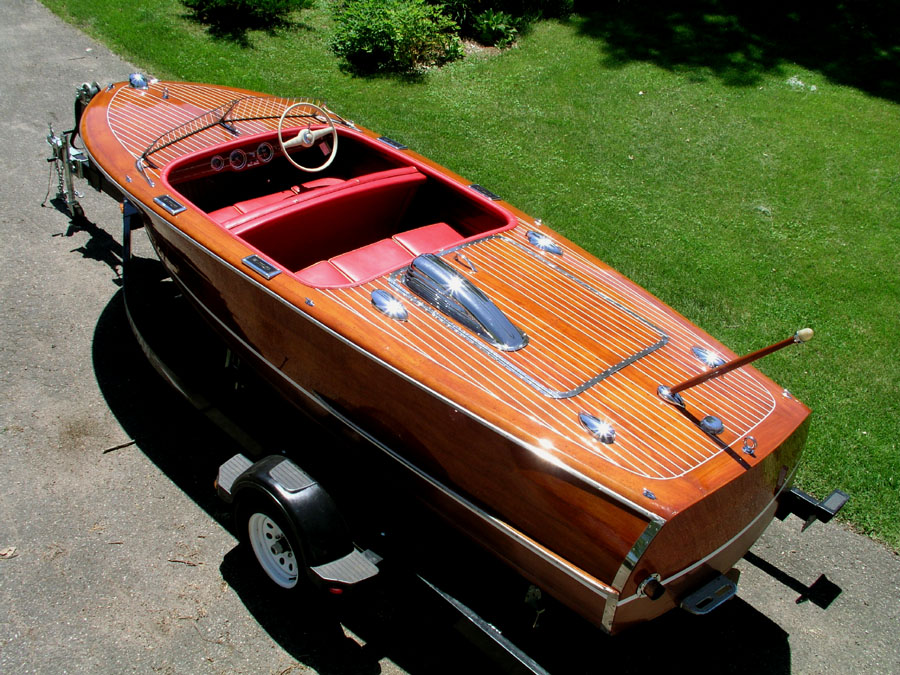(40d) 17' Chris Craft Deluxe Runabout
