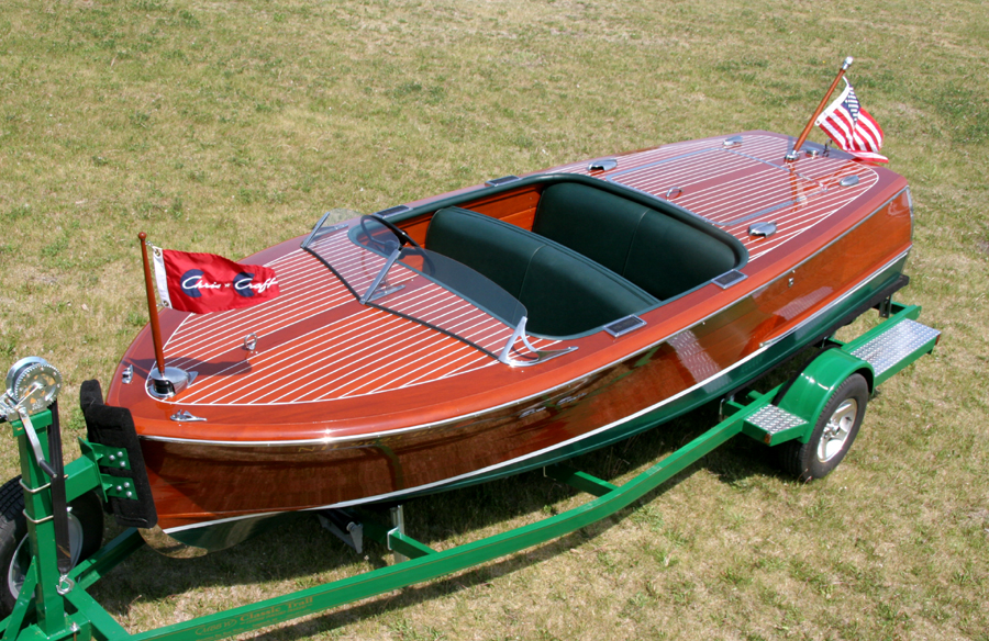 1947 Classic Chris Craft Deluxe Runabout