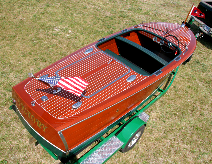 Rear deck - 1947 Chris Craft Deluxe Runabout