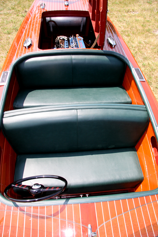 17' Chris Craft engine compartment