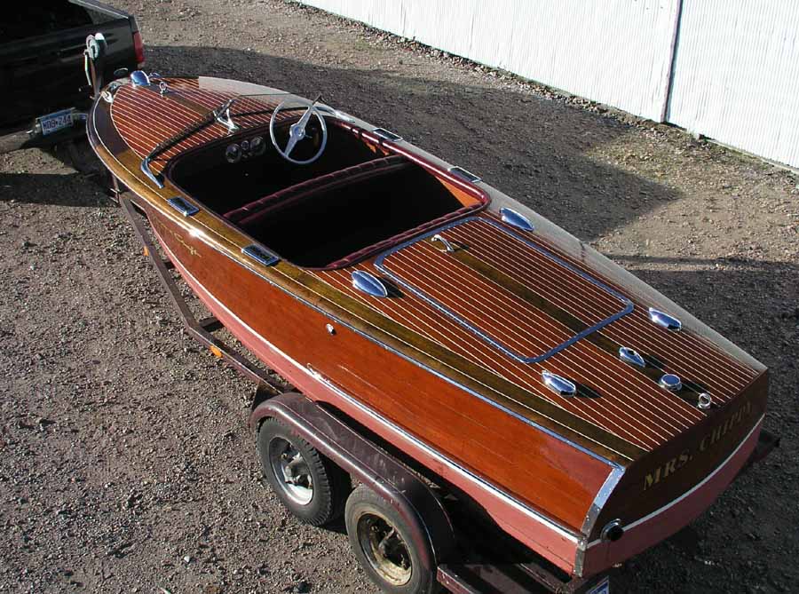 Chris Craft 17 foot Deluxe Runabout 1949