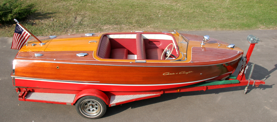 antique boats - 18' Riviera
