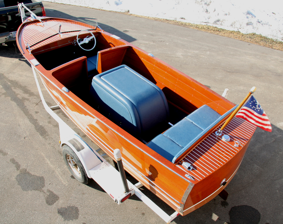 Wooden Boat - 1951 18' Chris Craft Sportsman