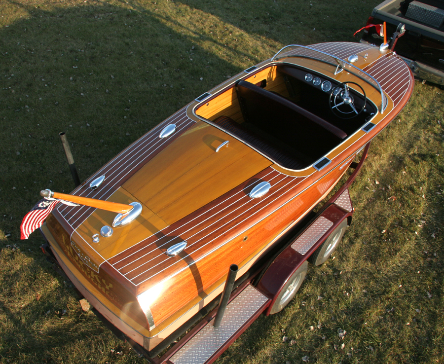 1957 19' Chris Craft Capri