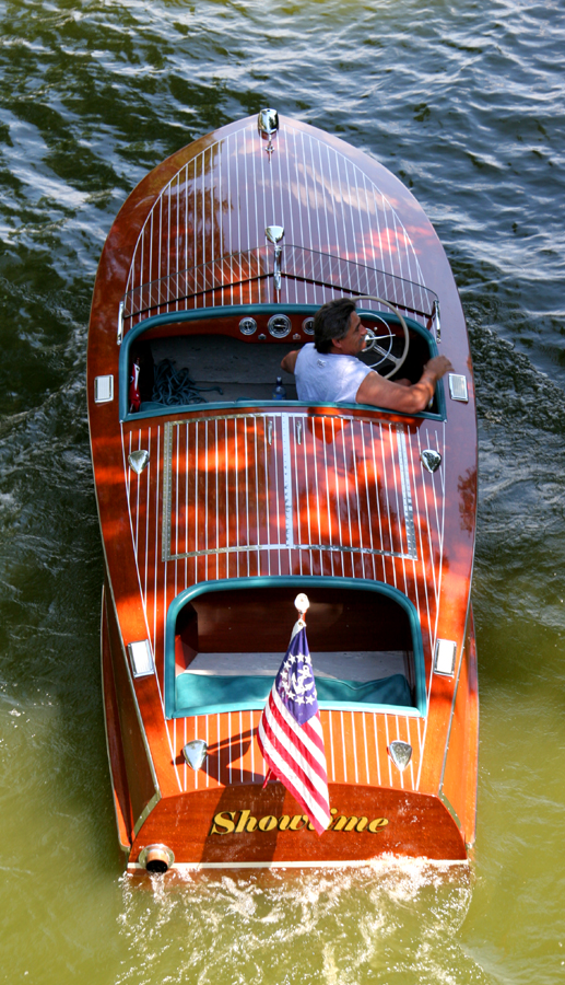 Chris Craft 19' Racing Runabout Split Cockpit