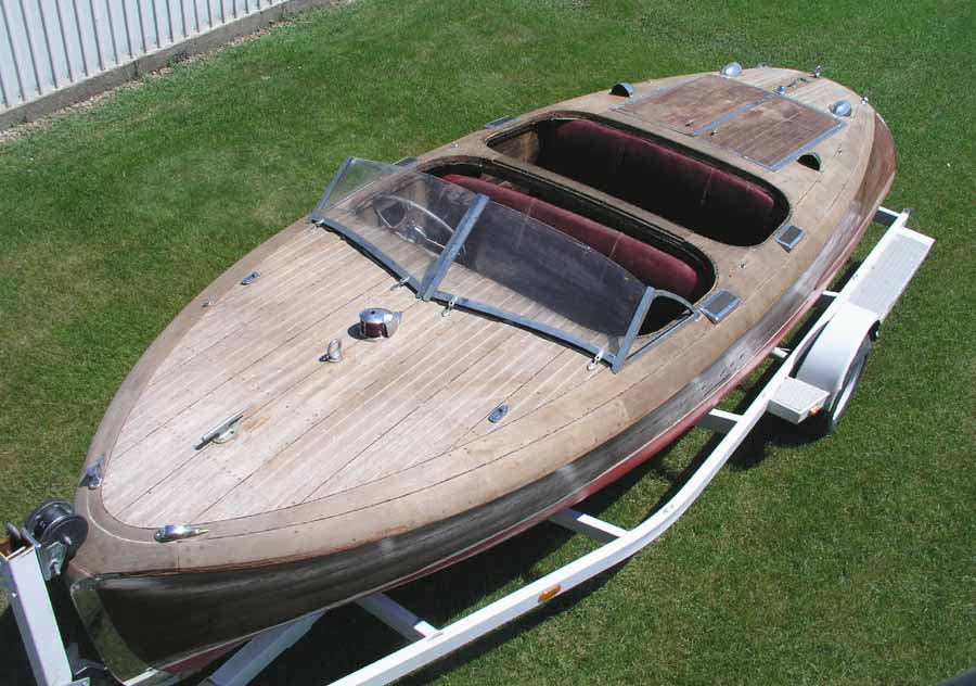 1942 19 ft Chris Craft Barrel Back