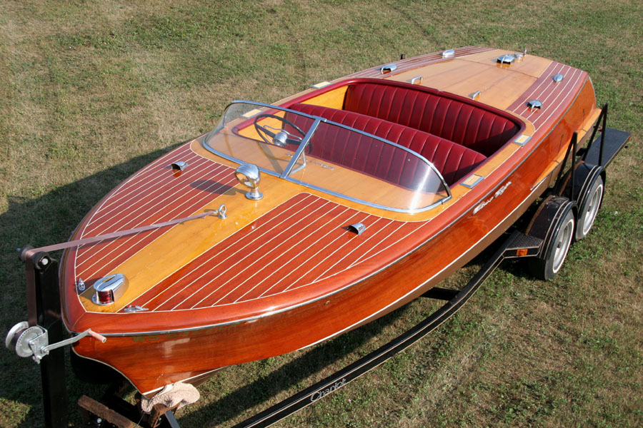 1956 21 ft Chris Craft Capri