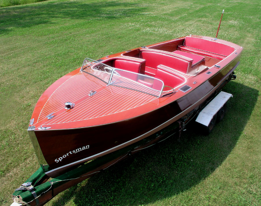 1940 25' Chris Craft Sportsman Wooden Boat