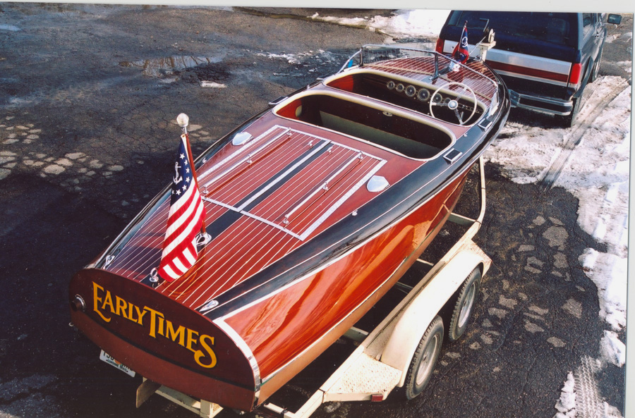 Classic Wooden Boat, 19 ft Barrel Back